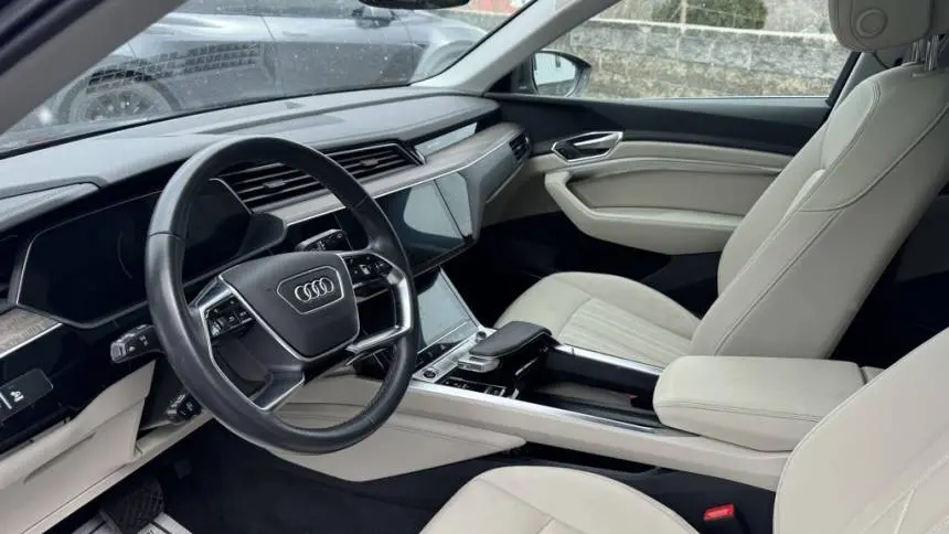 2022 Audi e-tron WA1LAAGE6NB006439