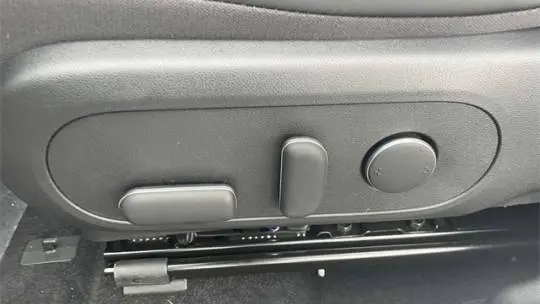 2025 Hyundai Kona Electric KM8HE3A63SU029055