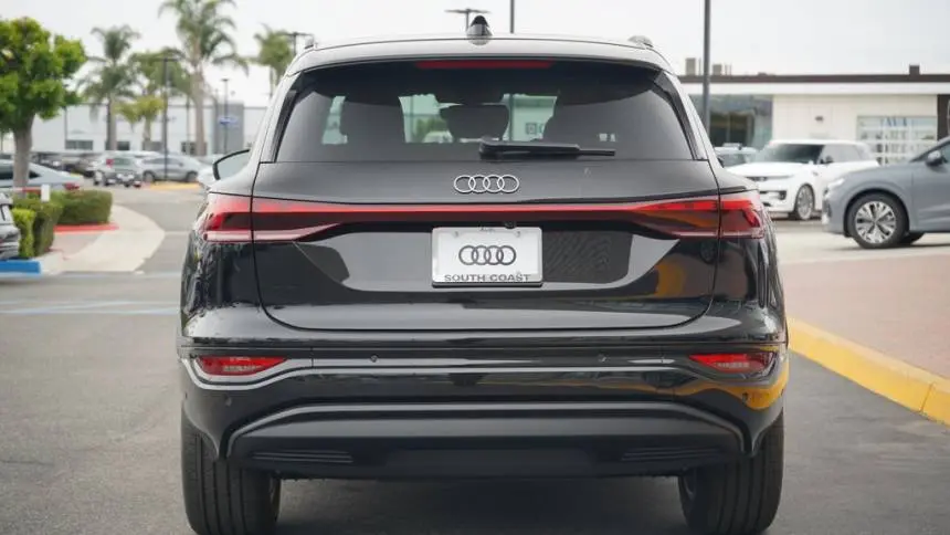 2025 Audi Q6 e-tron WA122BGF4SA027217