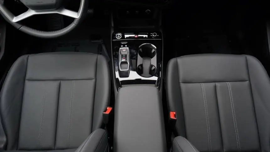 2025 Audi Q6 e-tron WA122BGF4SA027217