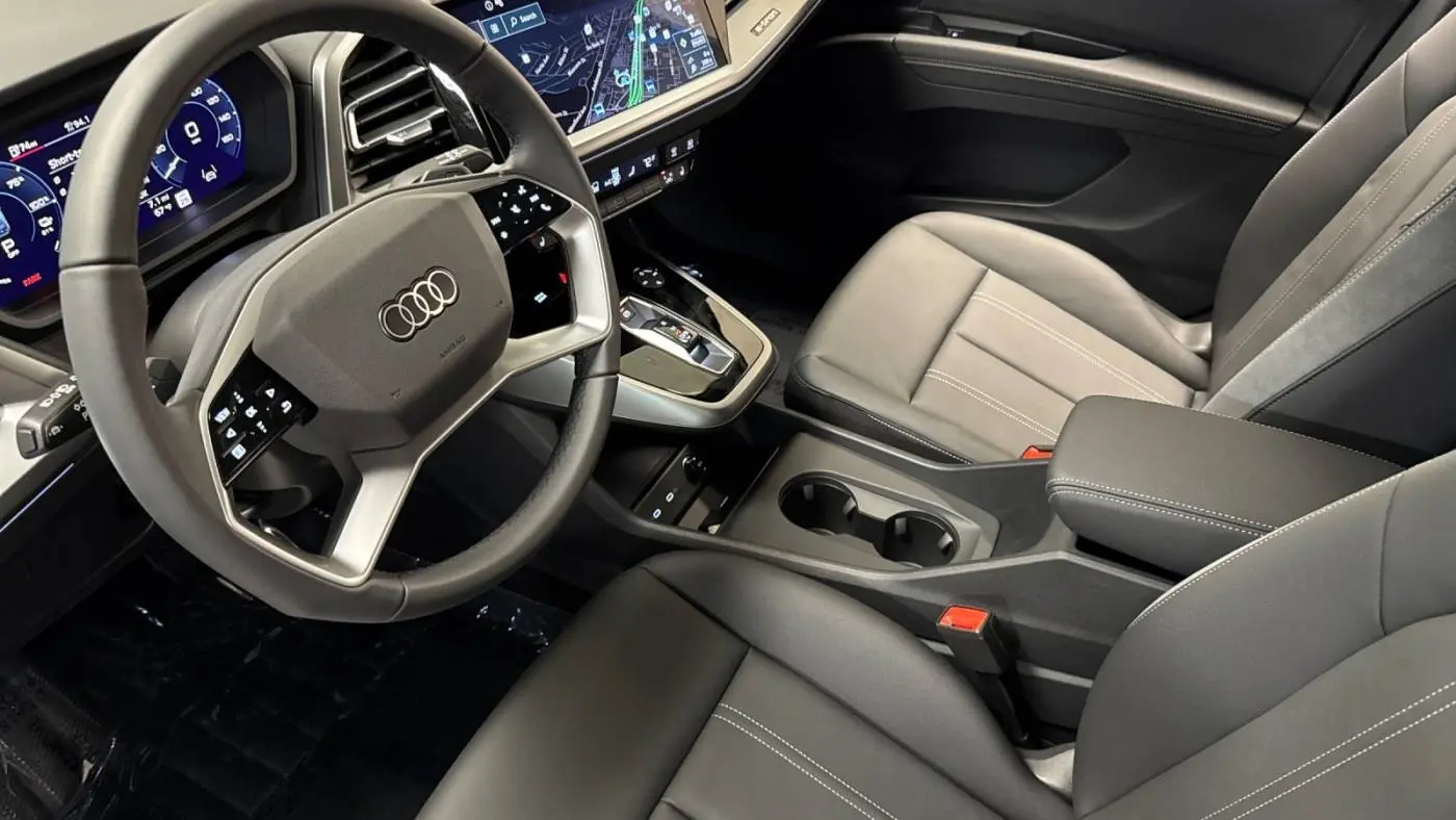 2025 Audi Q4 e-tron WA1A5BFZ8SP043898