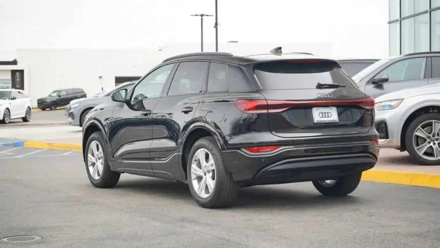 2025 Audi Q6 e-tron WA122BGF4SA027217
