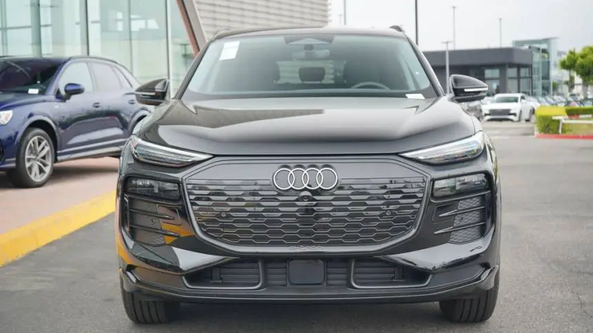 2025 Audi Q6 e-tron WA122BGF4SA027217