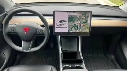 2020 Tesla Model Y 5YJYGDEE7LF032962