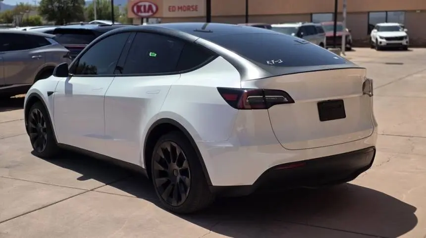 2020 Tesla Model Y 5YJYGDEEXLF021339