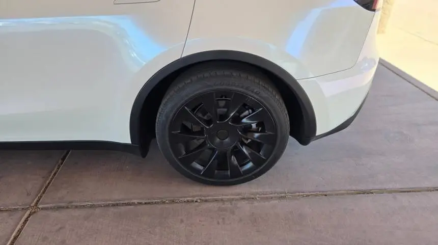 2020 Tesla Model Y 5YJYGDEEXLF021339