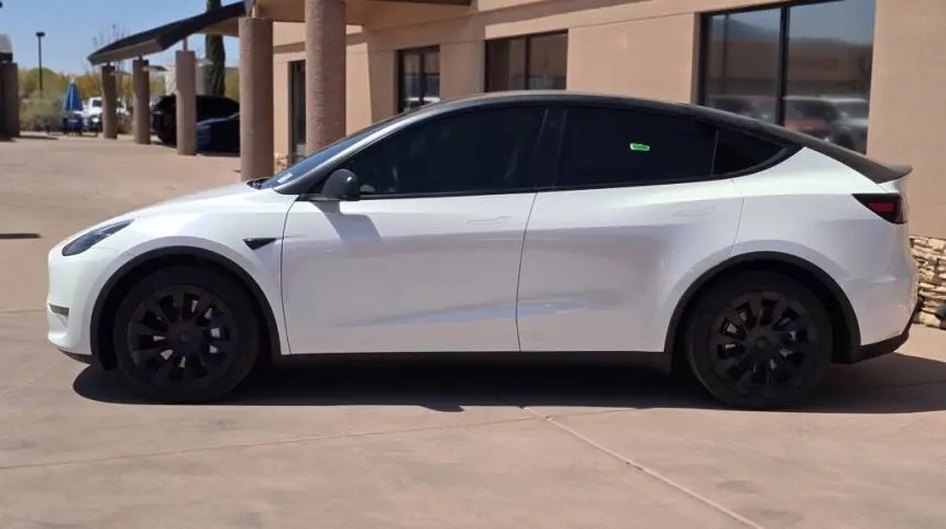 2020 Tesla Model Y 5YJYGDEEXLF021339