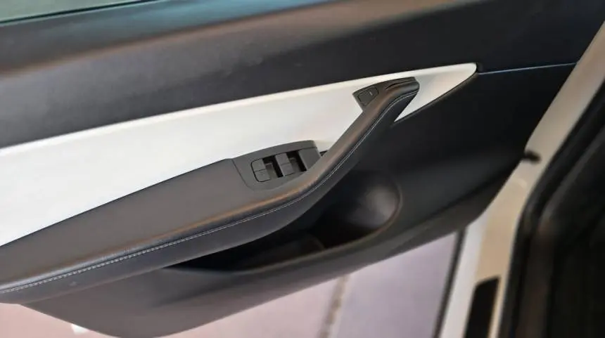 2020 Tesla Model Y 5YJYGDEEXLF021339