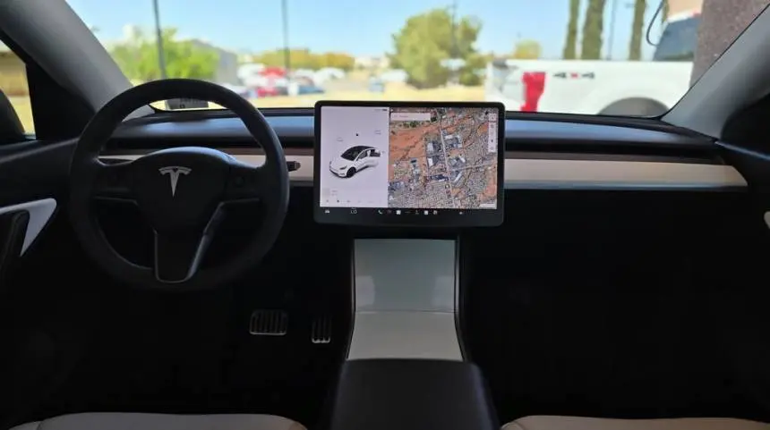 2020 Tesla Model Y 5YJYGDEEXLF021339