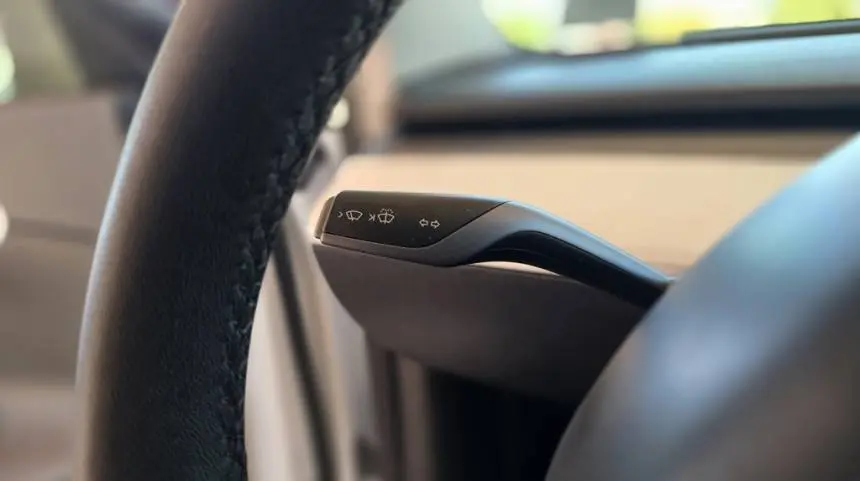 2020 Tesla Model Y 5YJYGDEEXLF021339
