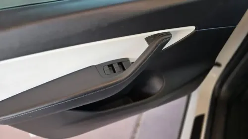 2020 Tesla Model Y 5YJYGDEEXLF021339