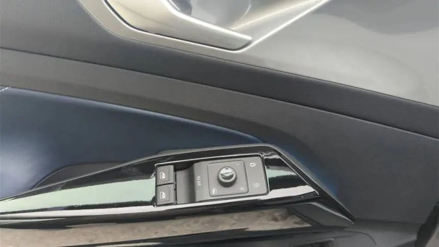 2025 Volkswagen ID.4 1V2WSPE8XSC001930