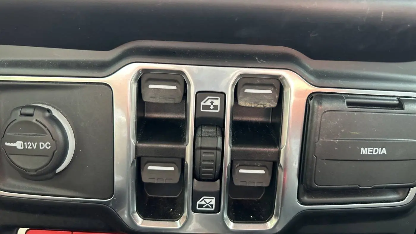 2022 Jeep Wrangler 1C4JJXR67NW170006
