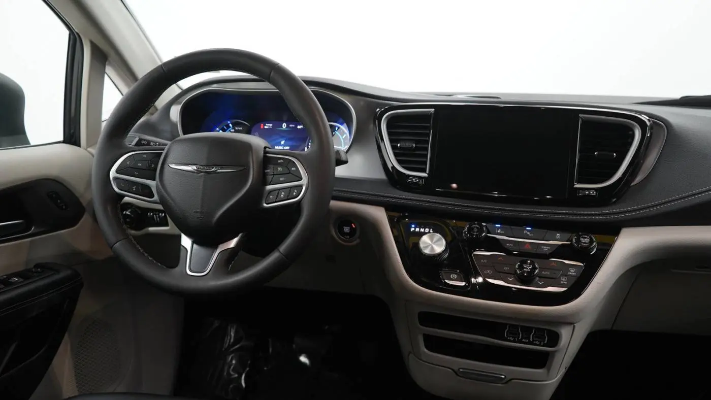 2023 Chrysler Pacifica 2C4RC1L75PR554387