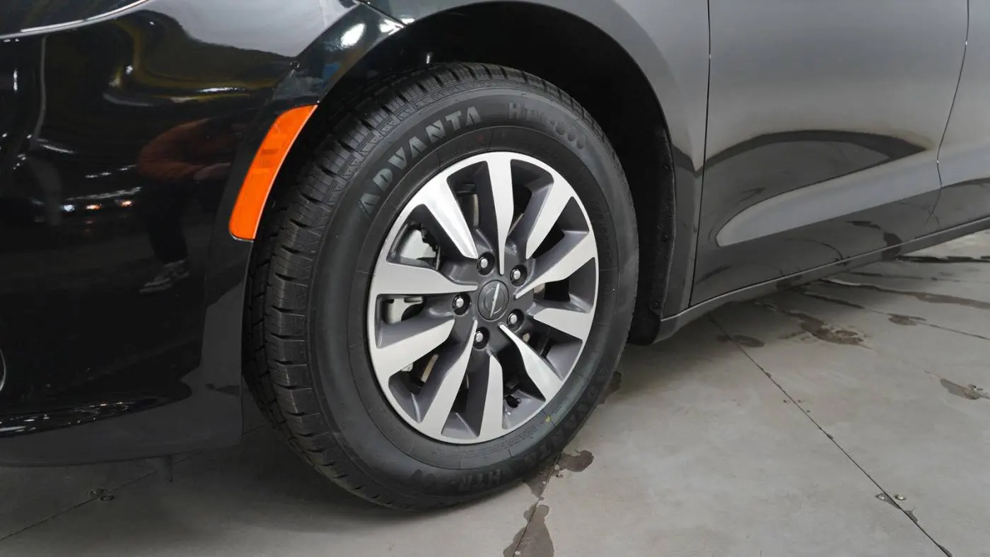 2023 Chrysler Pacifica 2C4RC1L75PR554387