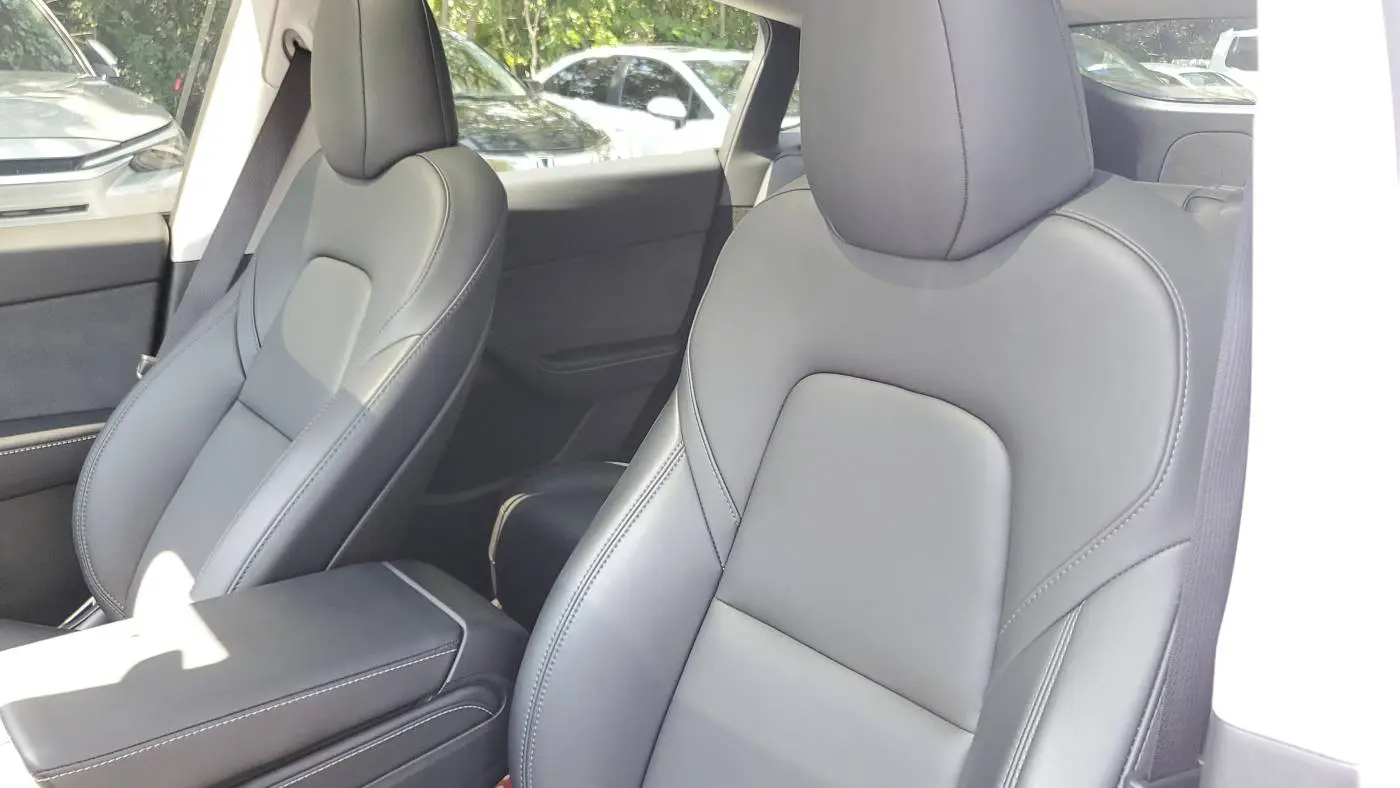 2024 Tesla Model Y 7SAYGDED5RF055501