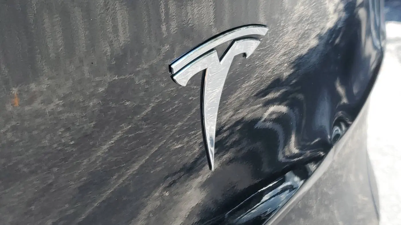 2024 Tesla Model Y 7SAYGDED5RF055501