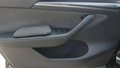 2024 Tesla Model Y 7SAYGDED5RF055501