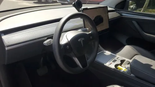 2024 Tesla Model Y 7SAYGDED5RF055501