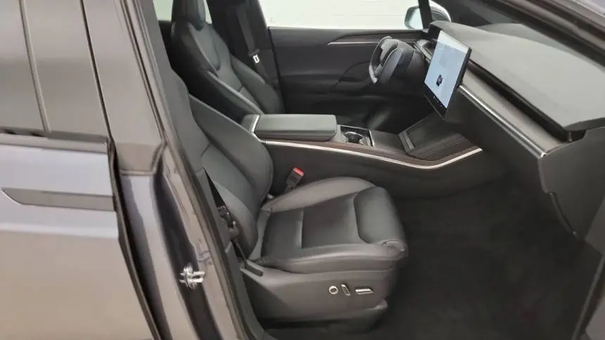 2023 Tesla Model X 7SAXCDE5XPF380884