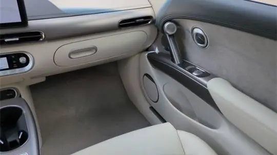 2025 Genesis GV60 KMUKEDSB2SU028116