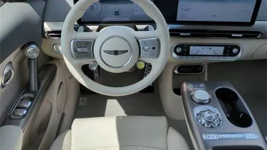2025 Genesis GV60 KMUKEDSB2SU028116