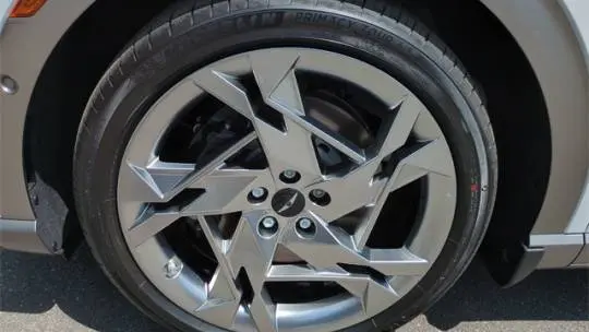 2025 Genesis GV60 KMUKEDSB2SU028116