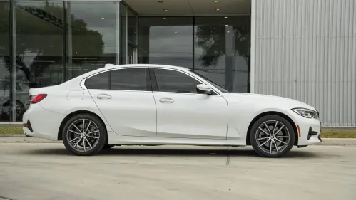 2021 BMW 3 Series - Images - 4