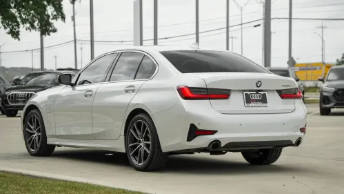 2021 BMW 3 Series - Images - 7