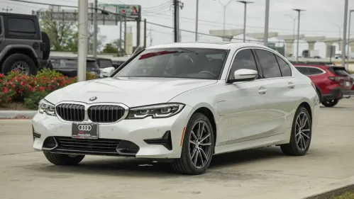 2021 BMW 3 Series - Images - 8