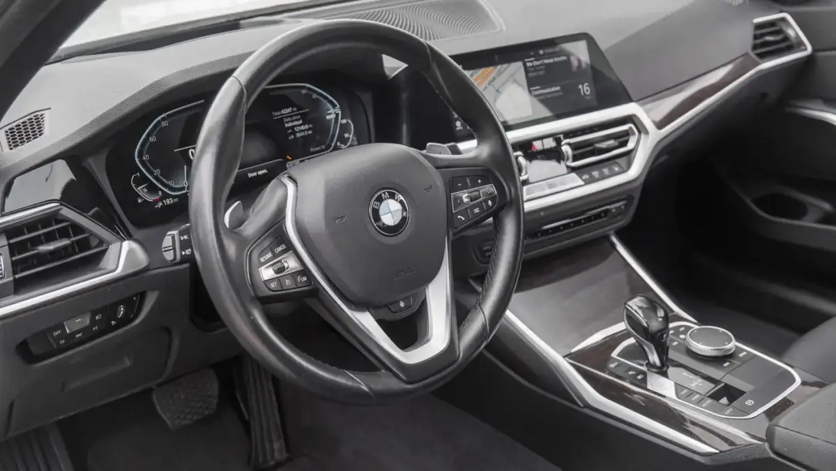 2021 BMW 3 Series - Images - 11
