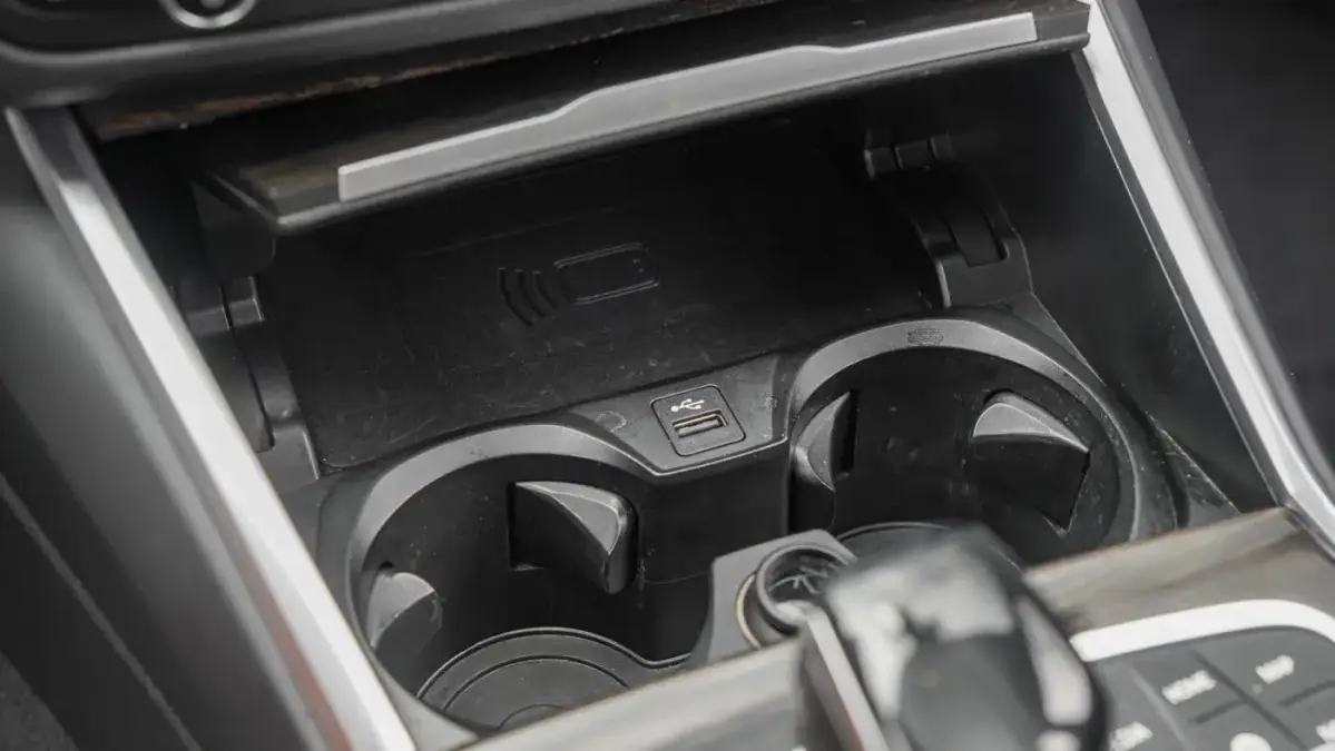 2021 BMW 3 Series - Images - 19