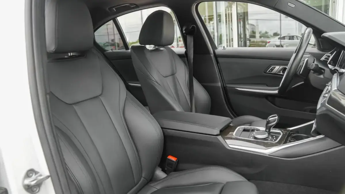 2021 BMW 3 Series - Images - 28