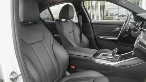 2021 BMW 3 Series - Images - 28