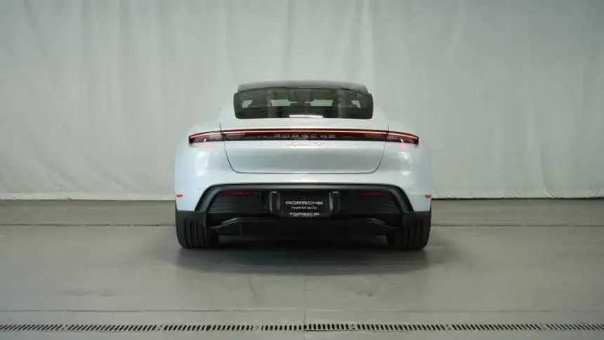 2025 Porsche Taycan - Images - 4
