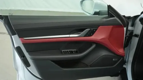 2025 Porsche Taycan - Images - 22