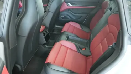 2025 Porsche Taycan - Images - 24