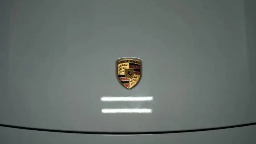 2025 Porsche Taycan - Images - 26