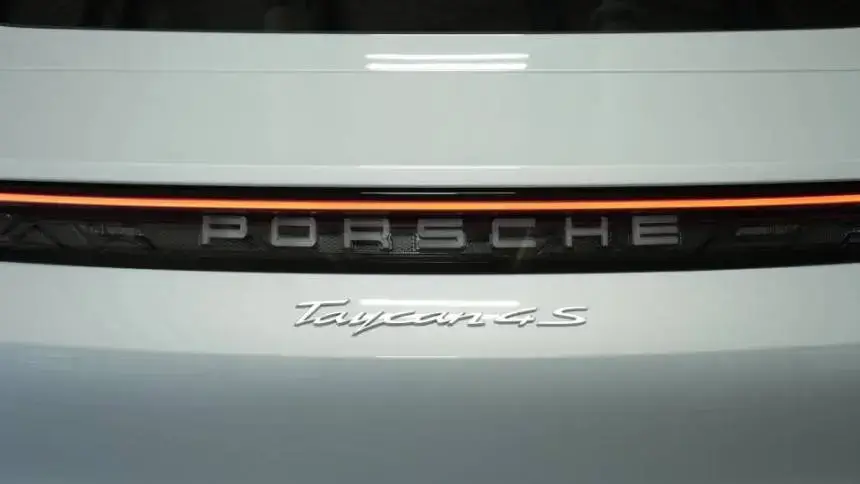 2025 Porsche Taycan - Images - 33