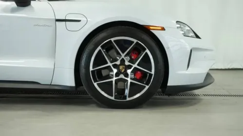 2025 Porsche Taycan - Images - 35