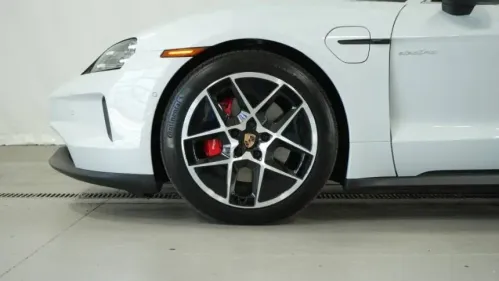 2025 Porsche Taycan - Images - 36