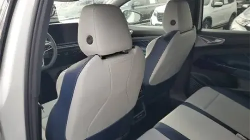 2025 Volkswagen ID.4 1V2VRPE83SC004272