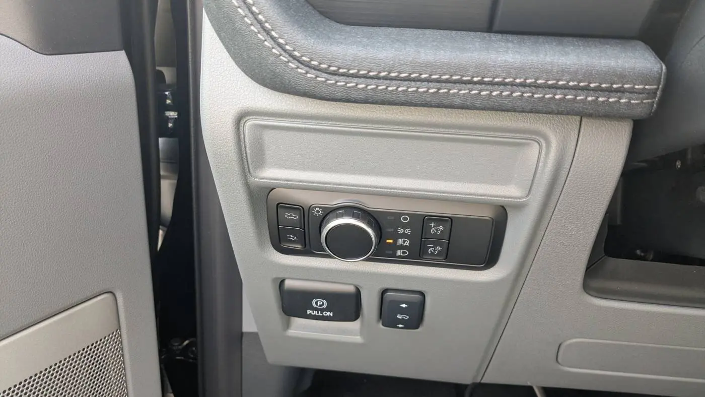 2025 Ford F-150 Lightning 1FT6W3L71SWG02117