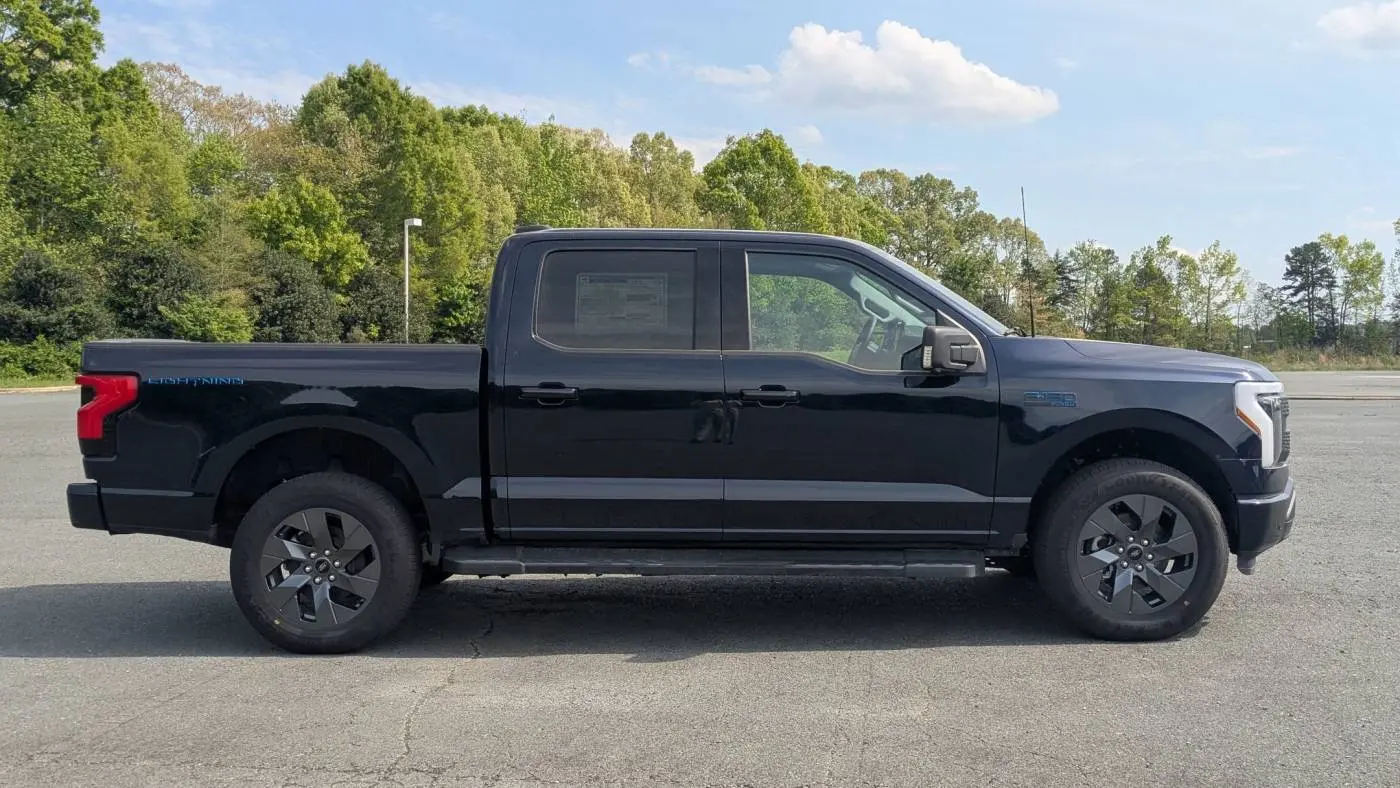 2025 Ford F-150 Lightning 1FT6W3L71SWG02117
