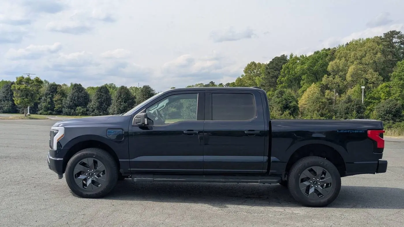 2025 Ford F-150 Lightning 1FT6W3L71SWG02117