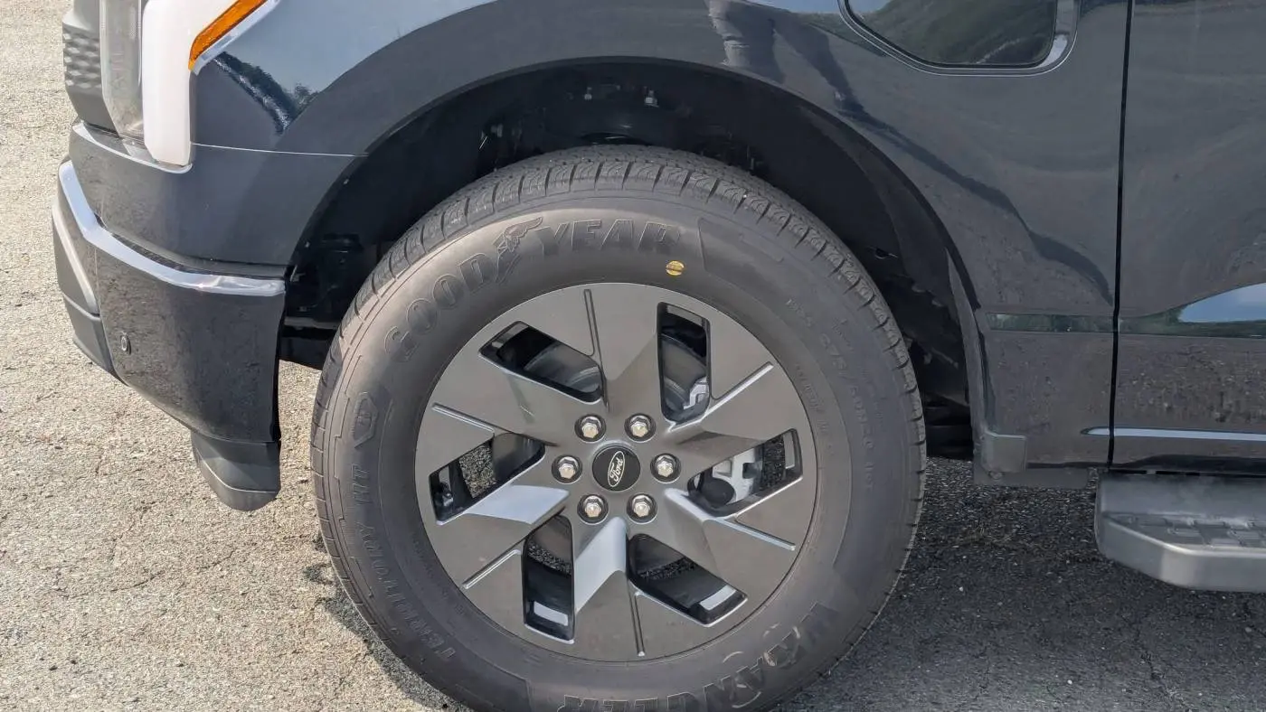 2025 Ford F-150 Lightning 1FT6W3L71SWG02117