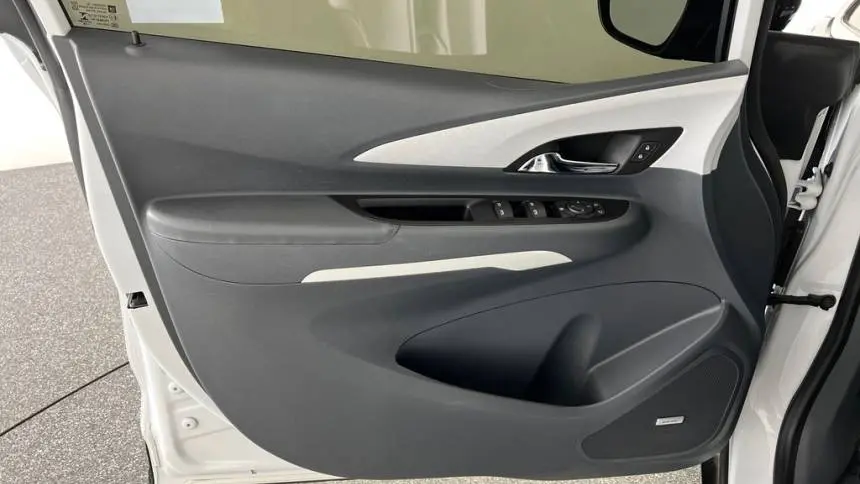 2018 Chevrolet Bolt 1G1FX6S08J4137843