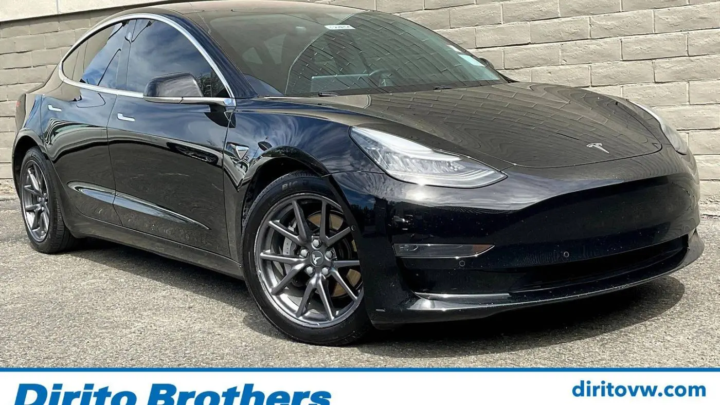 2018 Tesla Model 3 5YJ3E1EB8JF183634