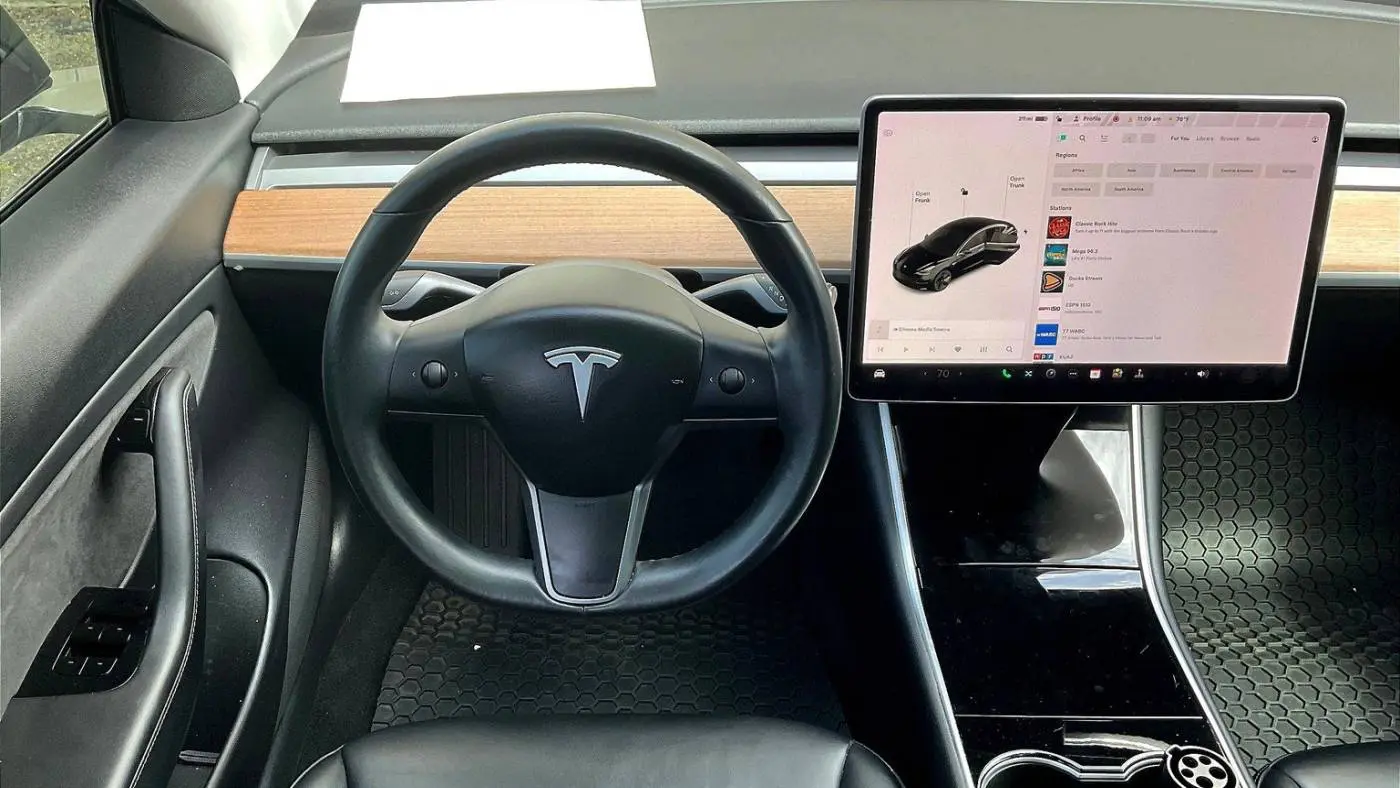 2018 Tesla Model 3 5YJ3E1EB8JF183634
