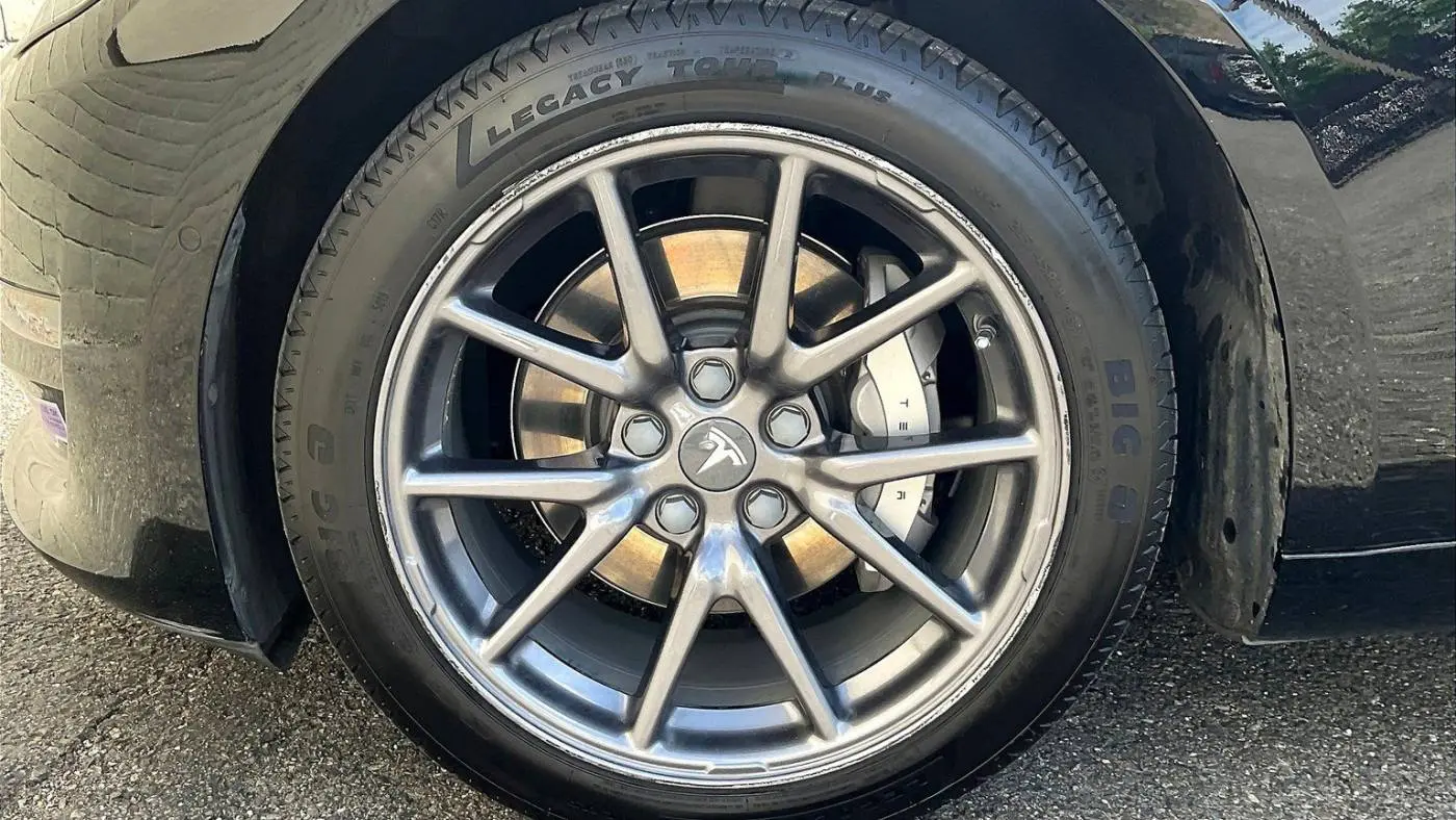 2018 Tesla Model 3 5YJ3E1EB8JF183634